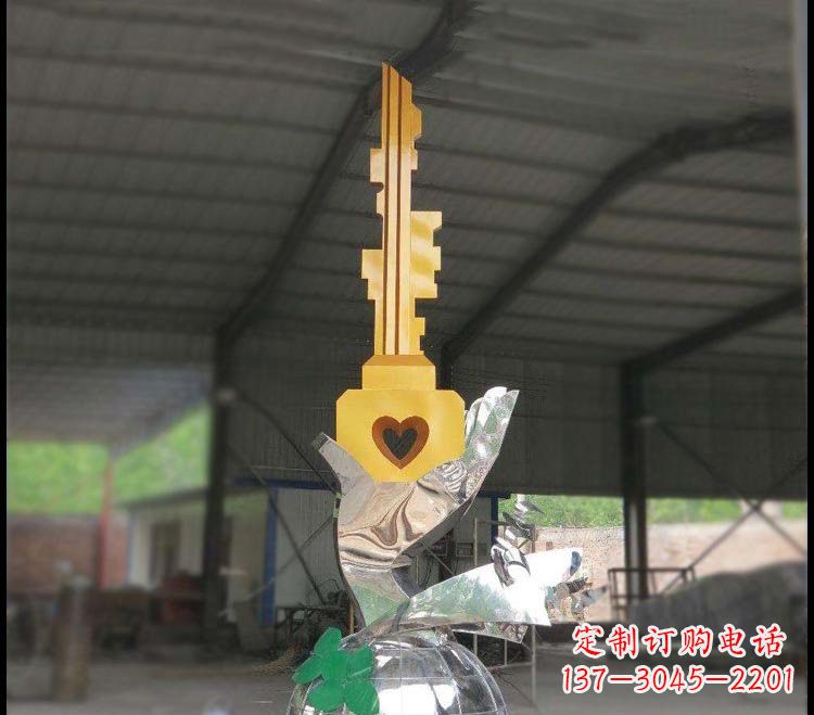 温州不锈钢校园手提钥匙雕塑