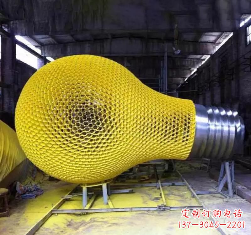 温州不锈钢灯泡雕塑精美而又抢眼
