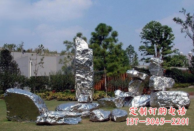 温州美丽的太湖石雕塑