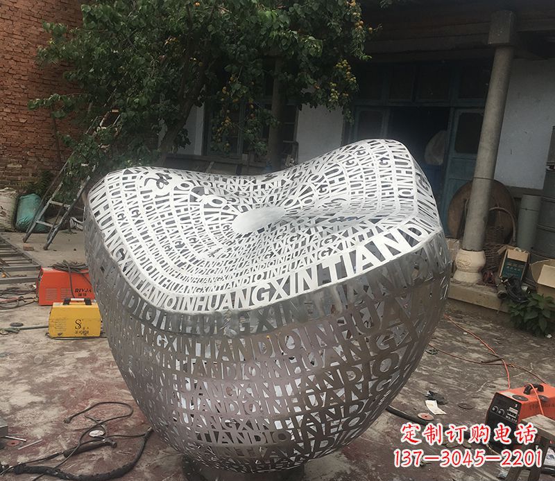 温州不锈钢元宝雕塑精美外形与精美文化