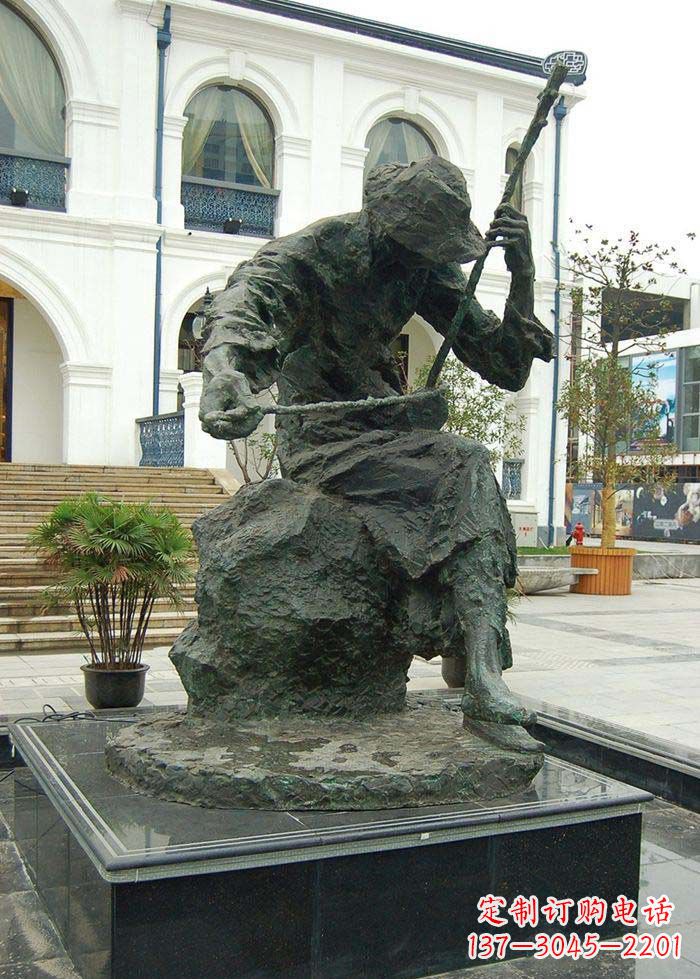 温州节奏轻快的二胡雕塑