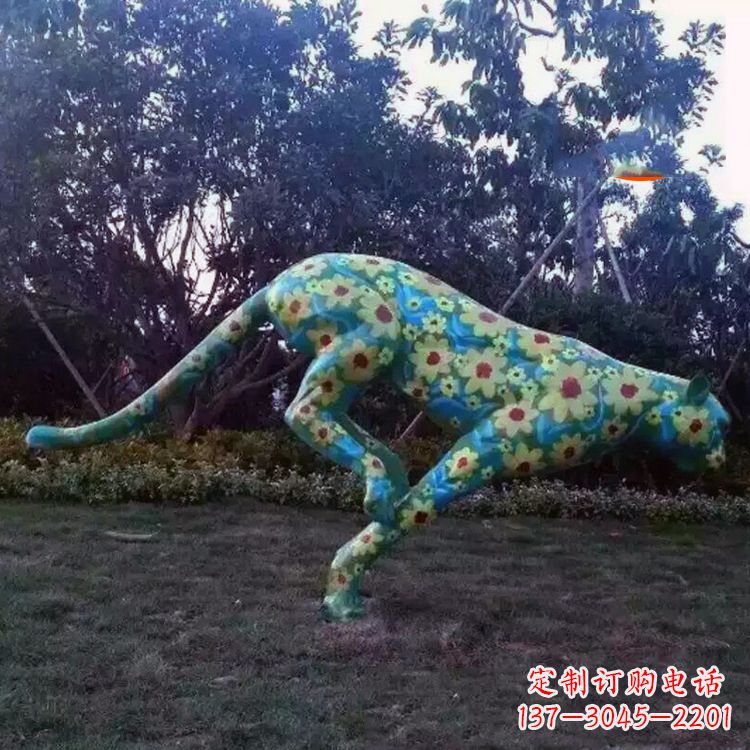 温州玻璃钢彩绘豹子雕塑艺术与自然的完美结合