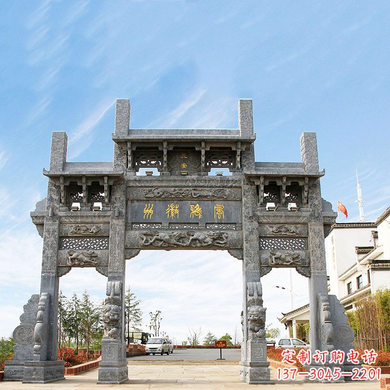 温州城市园林中精美的牌坊雕塑