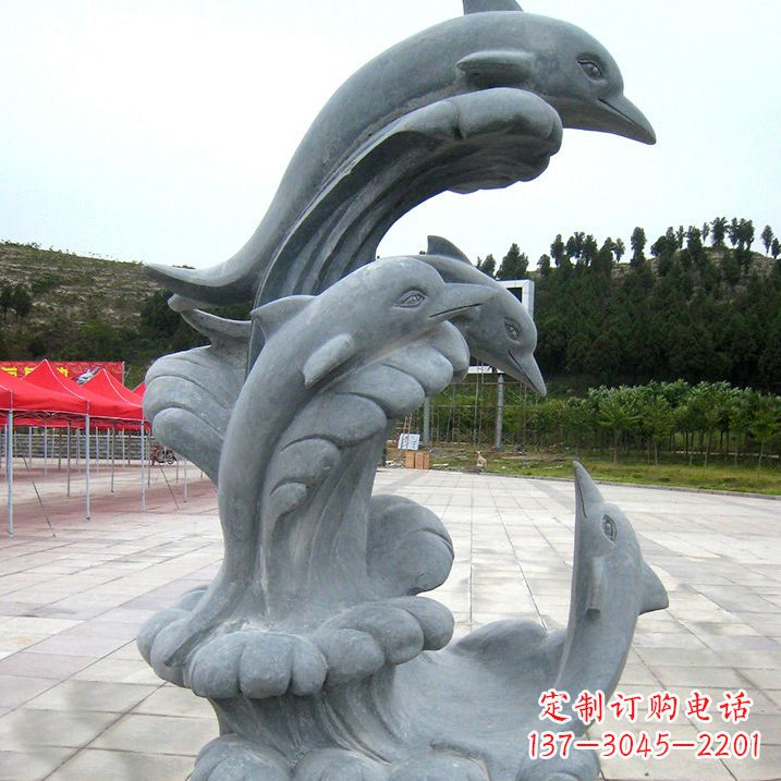温州海豚雕塑凝聚着美丽与动感