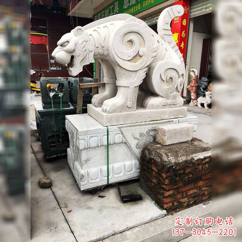 温州大理石广场大门上的精美豹子雕塑