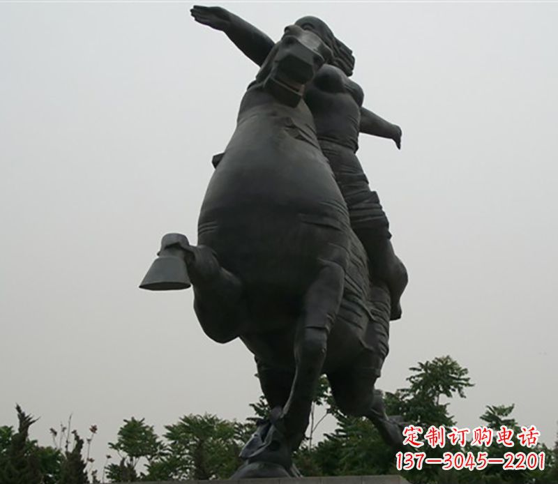 温州穿越时空铜人骑马铜雕