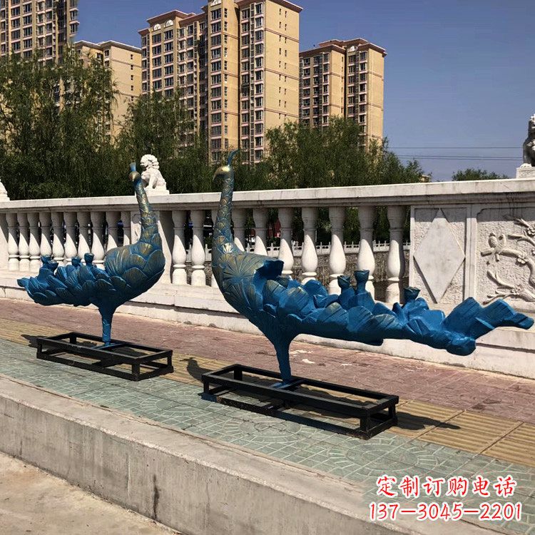 温州珠翠集精美孔雀雕塑
