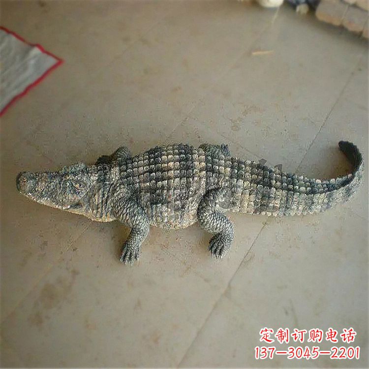 温州大理石仿真鳄鱼雕塑,公园草坪动物石雕