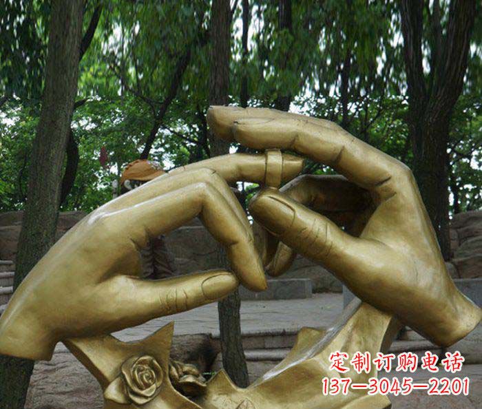 温州精美戒指铜雕塑