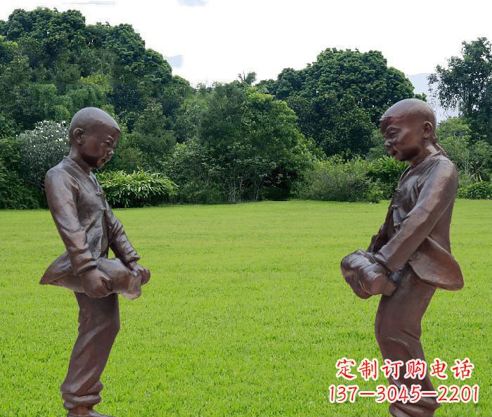 温州斗鸡的儿童铜雕