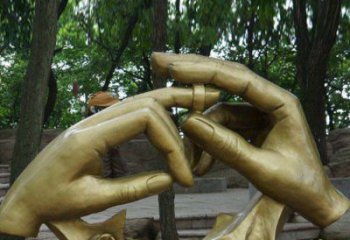温州精美戒指铜雕塑