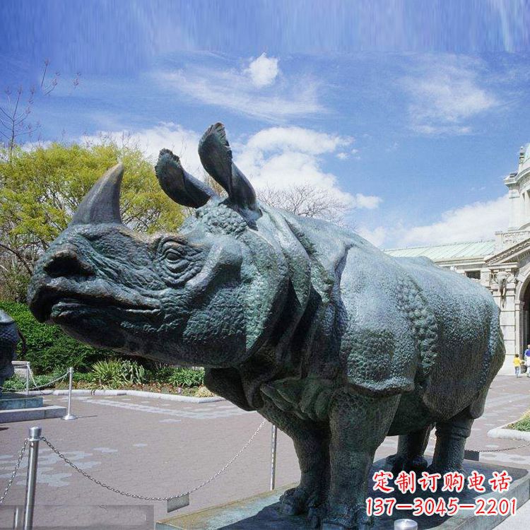 温州仿真犀牛铜雕-公园园林动物雕塑摆件