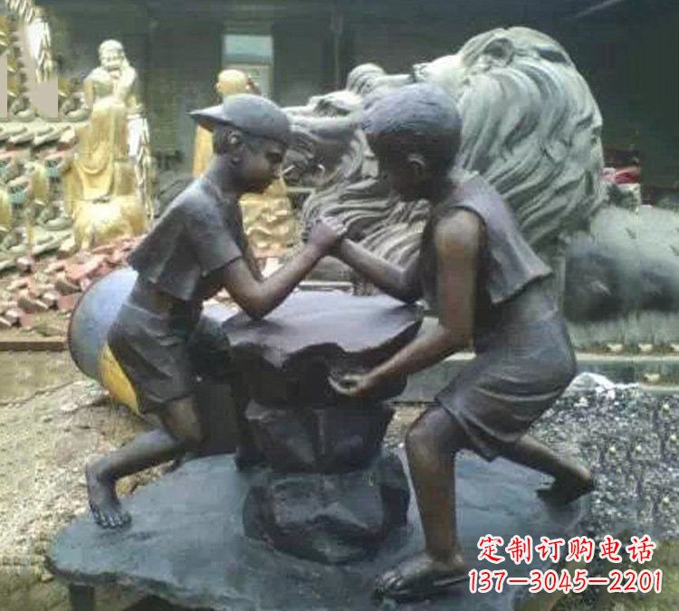 温州公园掰腕的儿童童趣铜雕