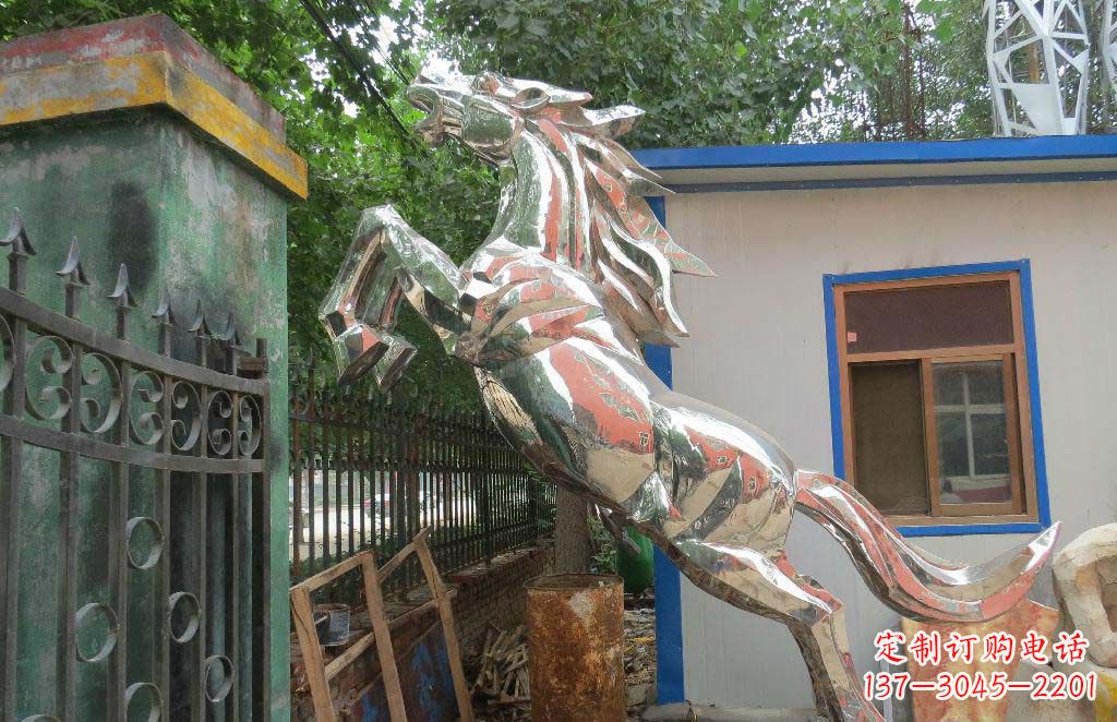 温州优雅凌厉的不锈钢奔跑马雕塑