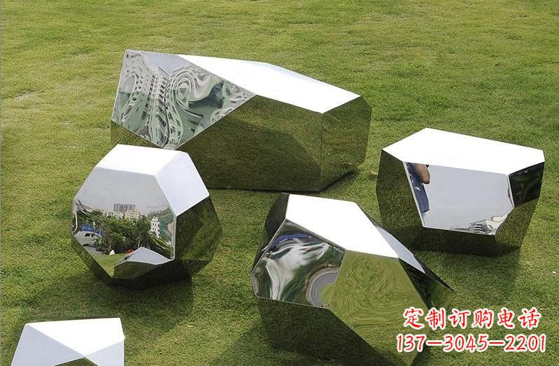 温州精美不锈钢鹅卵石几何雕塑