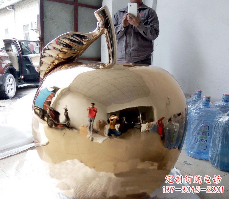 温州精美的不锈钢镜面苹果雕塑