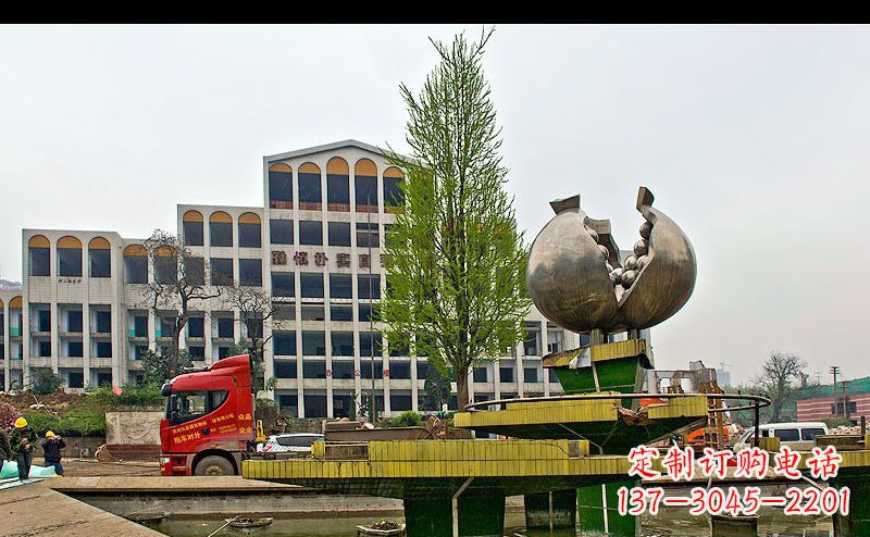 温州精美不锈钢石榴景观雕塑