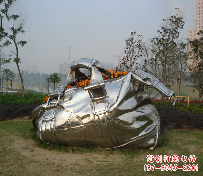 温州不锈钢手提包雕塑--传承经典,拥有独特之美