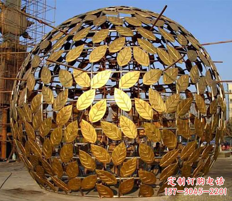 温州不锈钢树叶镂空球景观雕塑