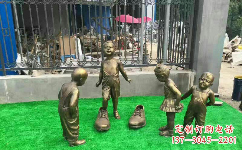 温州公园穿大鞋的儿童铜雕