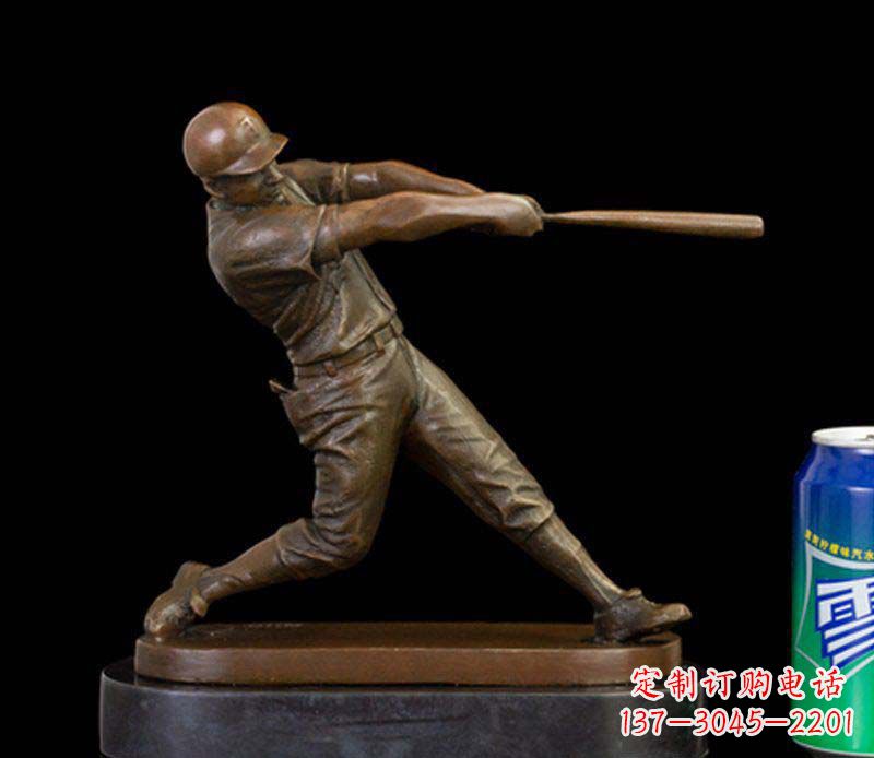 温州公园打棒球的人物铜雕