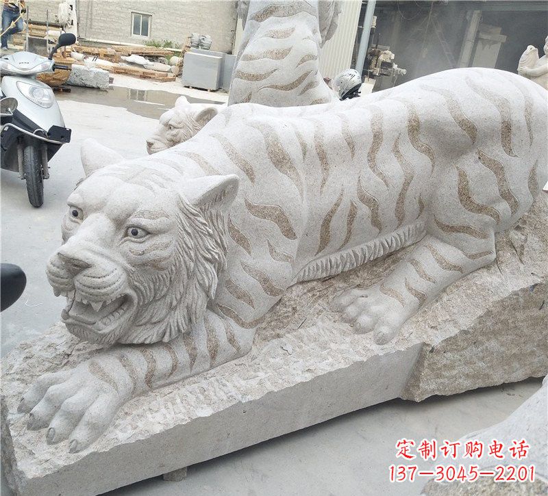 温州中领雕塑精美大型老虎石雕,精雕细琢展现雄壮气势