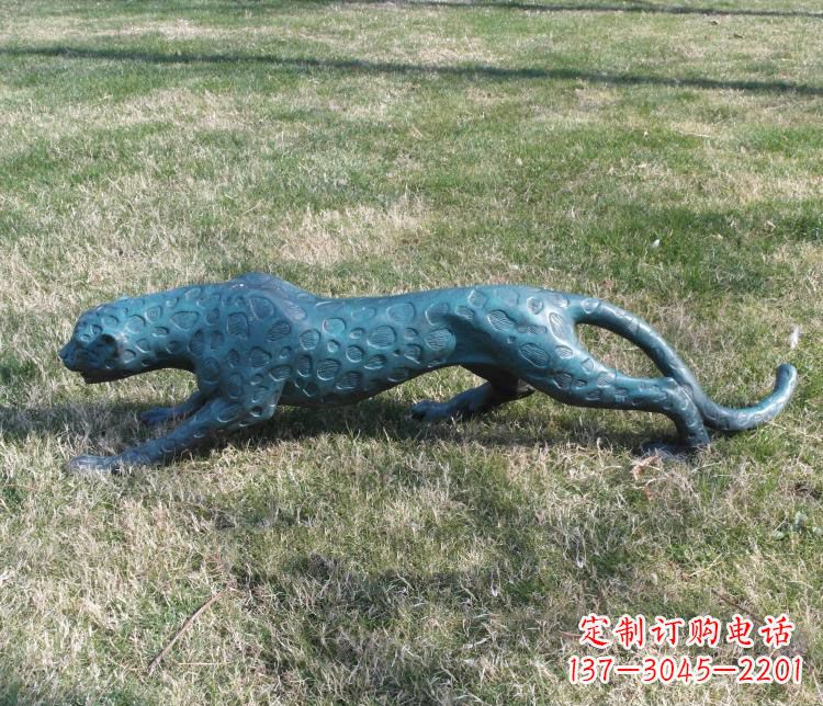 温州公园金钱豹铜雕