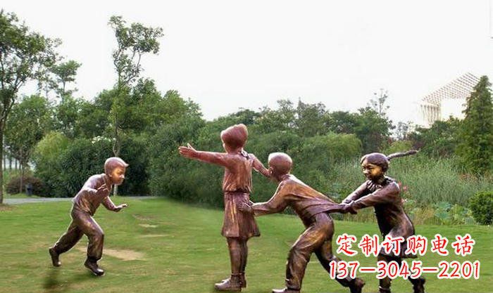 温州公园老鹰抓小鸡人物景观铜雕