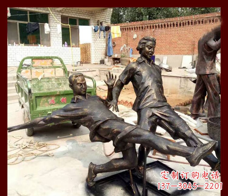 温州足球迷必备,象征性的足球雕塑