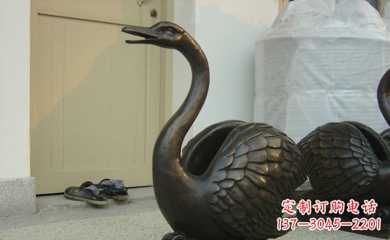 温州绝美铜板雕刻天鹅雕塑