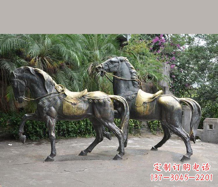 温州公园铜雕戴马鞍的马