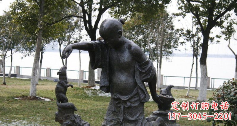 温州铜质高端松鼠雕塑