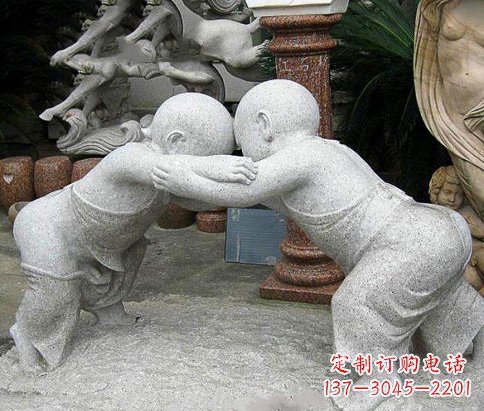 温州公园小品两个小孩摔跤石雕