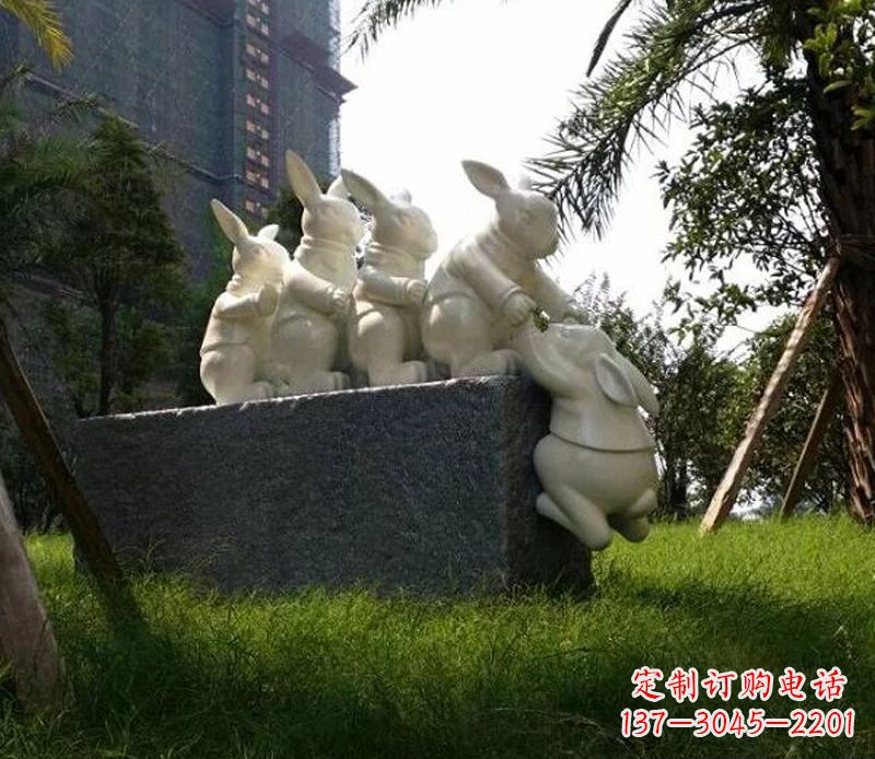 温州中领雕塑精美兔子石雕