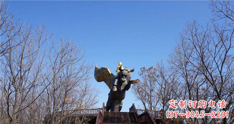 温州公园站在飞牛上的小男孩景观铜雕