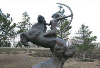 温州公园骑马女人射箭铜雕