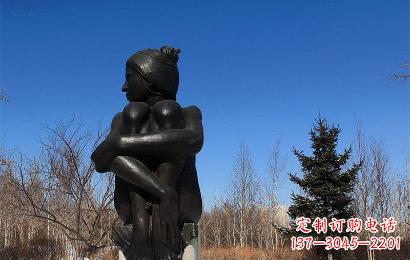 温州广场抱膝盖的女孩人物铜雕