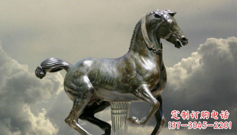 温州铜雕艺术品:纯手工雕刻的奔马铜雕