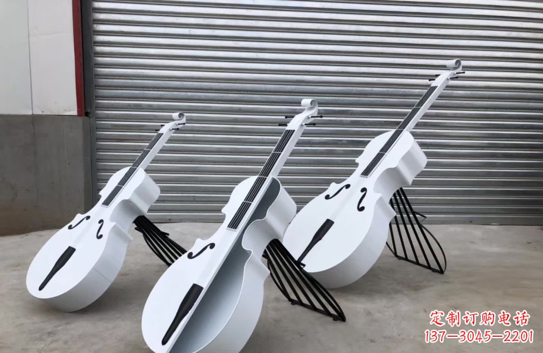 温州广场不锈钢大提琴雕塑1