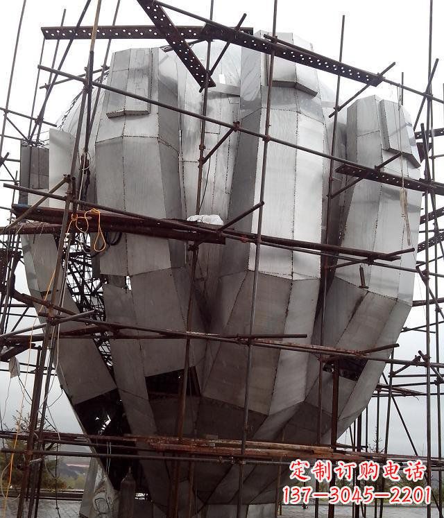 温州展现独特审美:不锈钢蟠桃大型景观雕塑