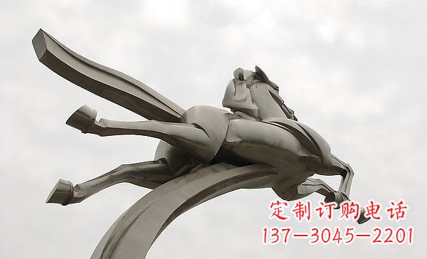 温州中领雕塑:高精度不锈钢一马当先雕塑
