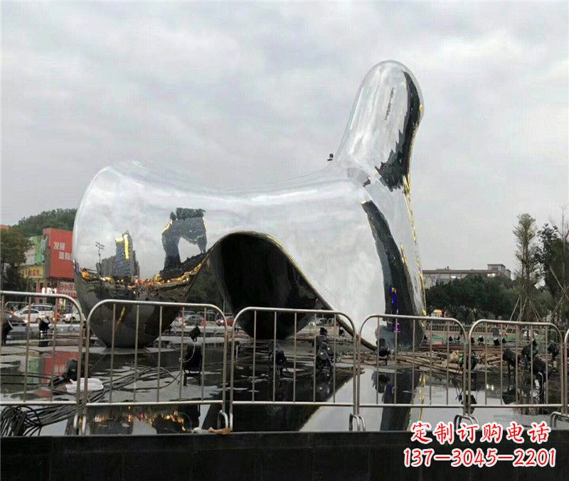 温州中领雕塑推出一款精美的抽象鸽子雕塑,专为…