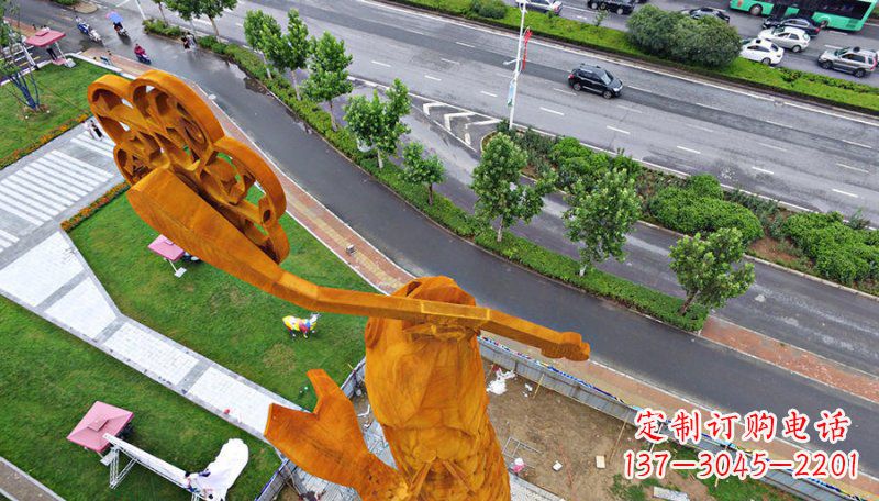 温州钥匙象征,情感绽放——中领雕塑精制铜钥匙雕塑