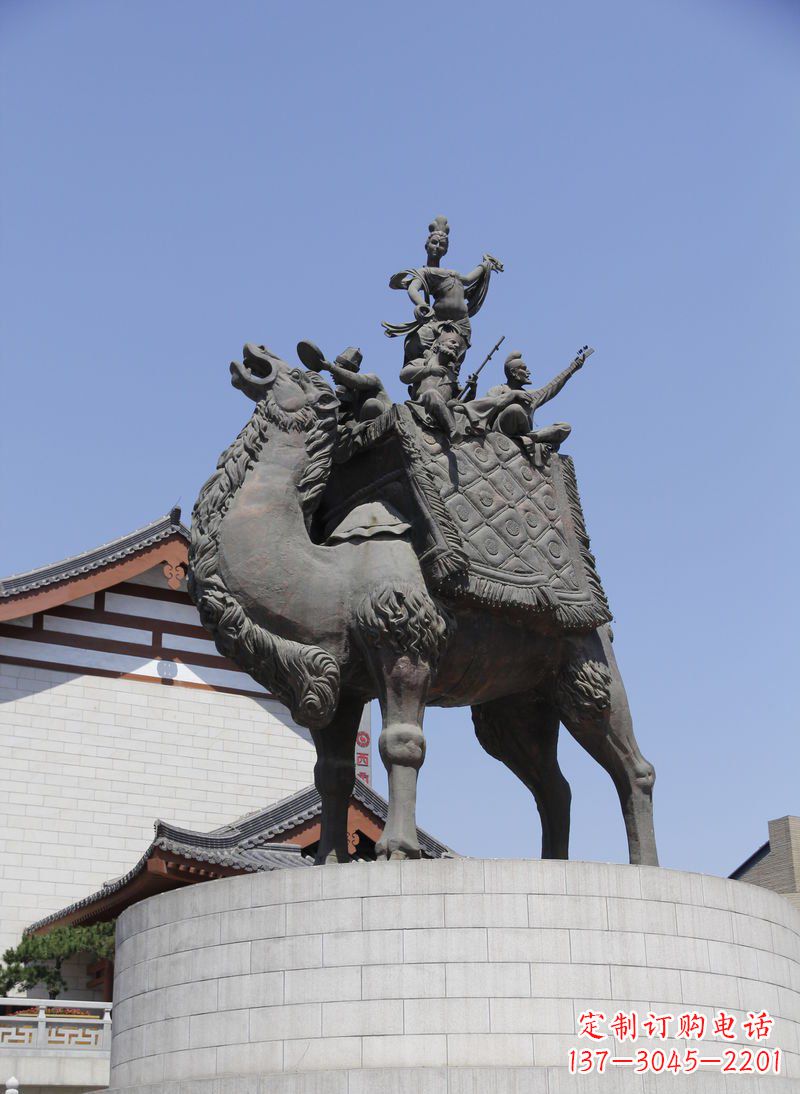 温州中领雕塑:古代人物骑骆驼铜雕