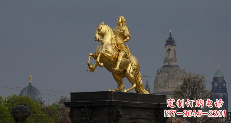 温州广场骑马的西方人物景观铜雕