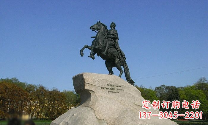 温州广场骑马的人物铜雕