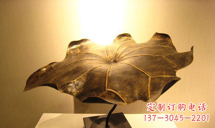 温州深受人们喜爱的铜雕荷叶雕塑,由贵金属精铸…