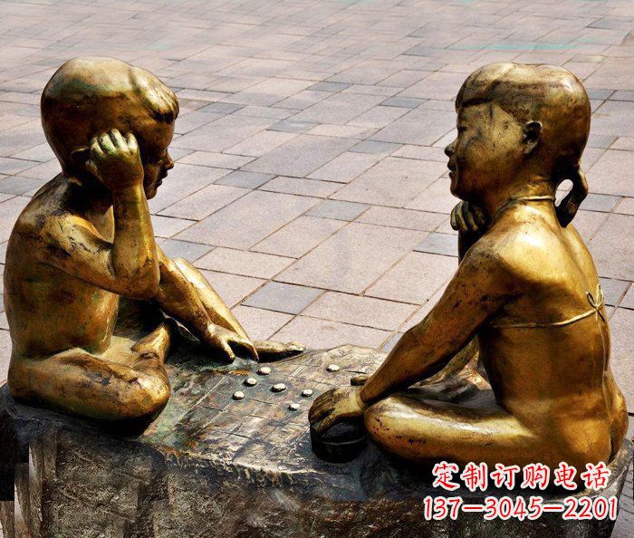 温州广场下围棋的小孩小品铜雕