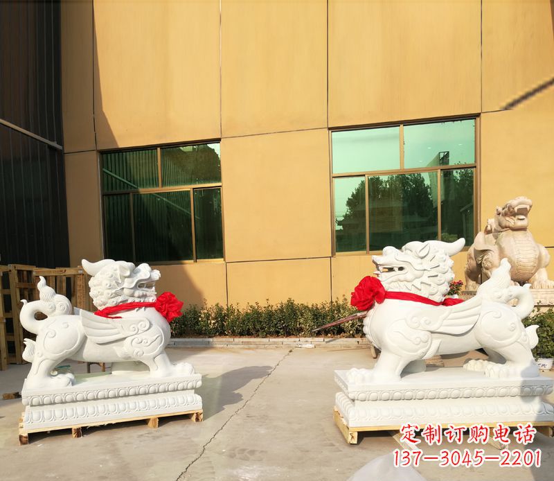 温州汉白玉立式貔貅门口招财石雕