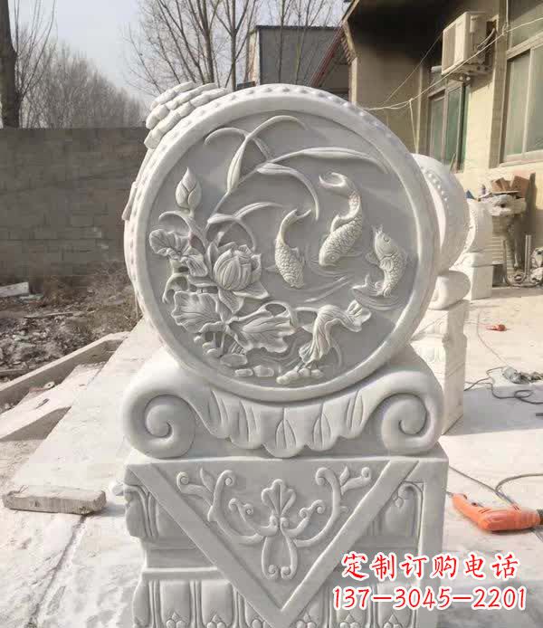 温州以汉白玉石制作的门墩雕塑